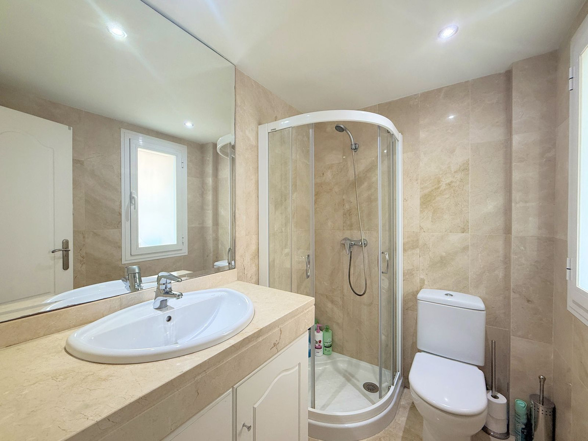 Appartement te koop in Estepona | 2 slaapkamers H5304472