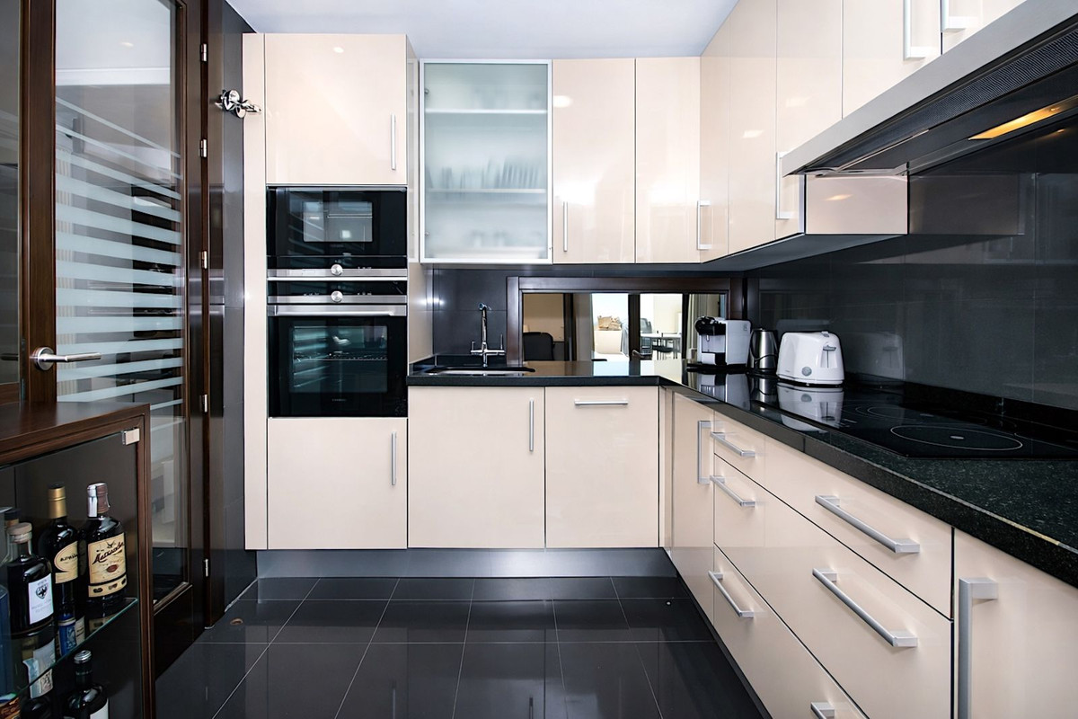 Appartement te koop in Estepona | 4 slaapkamers H5305189