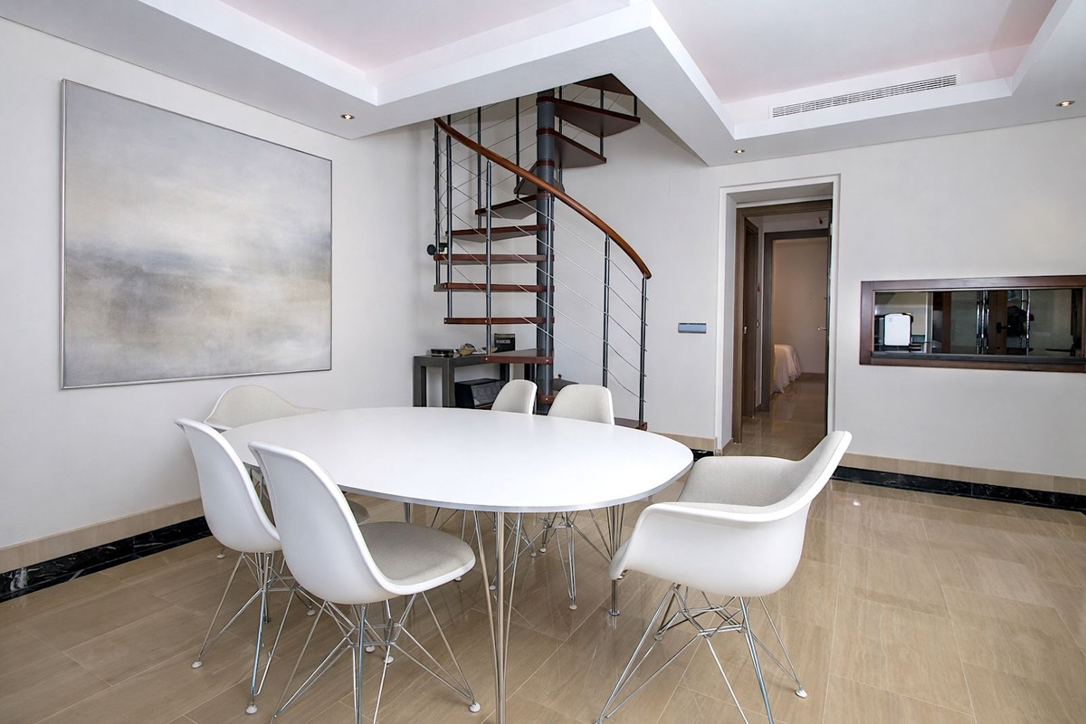 Appartement te koop in Estepona | 4 slaapkamers H5305189