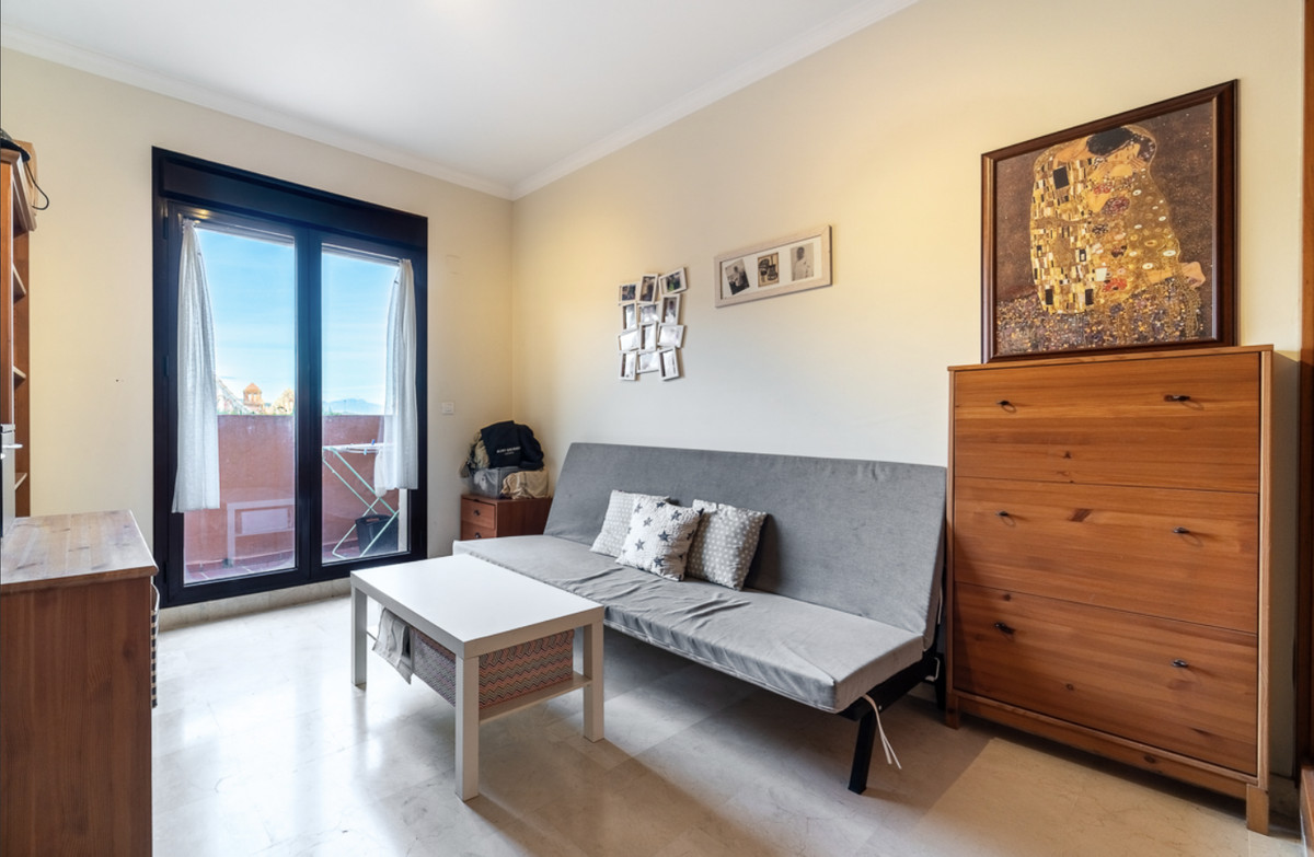 Appartement te koop in Estepona | 4 slaapkamers H5305330