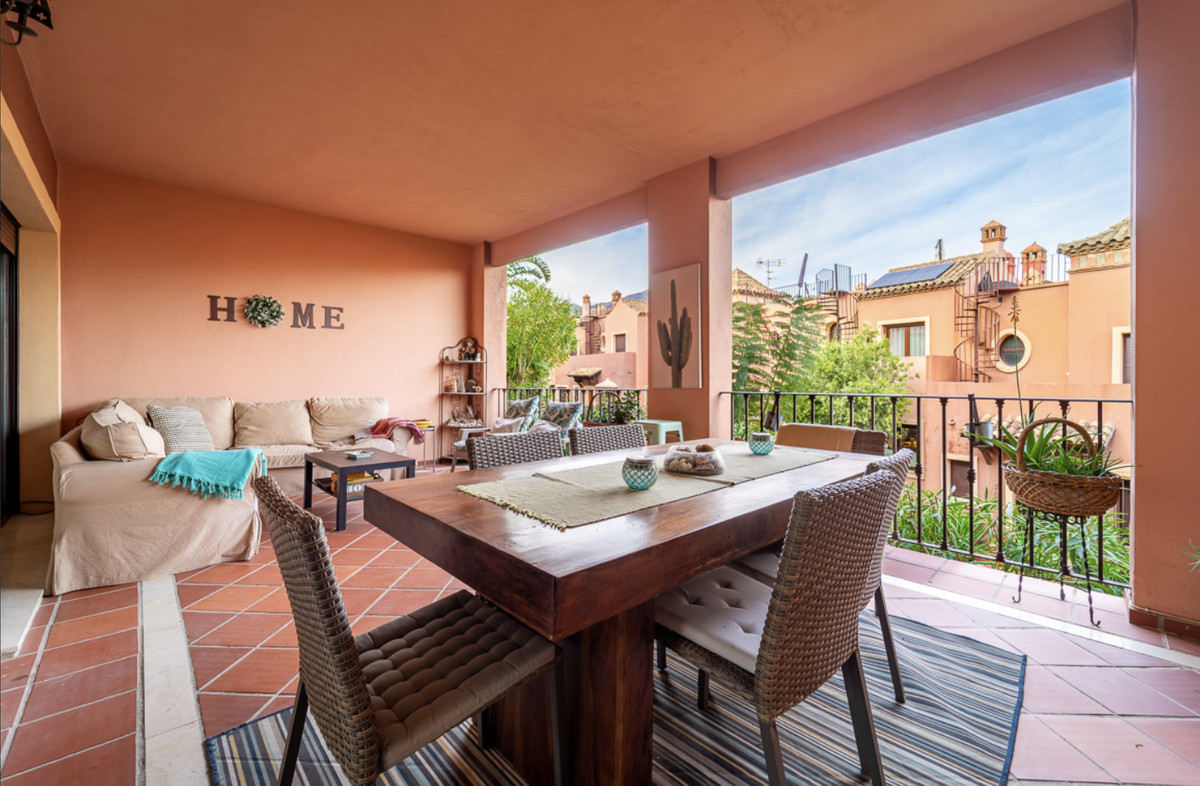 Appartement te koop in Estepona | 4 slaapkamers H5305330