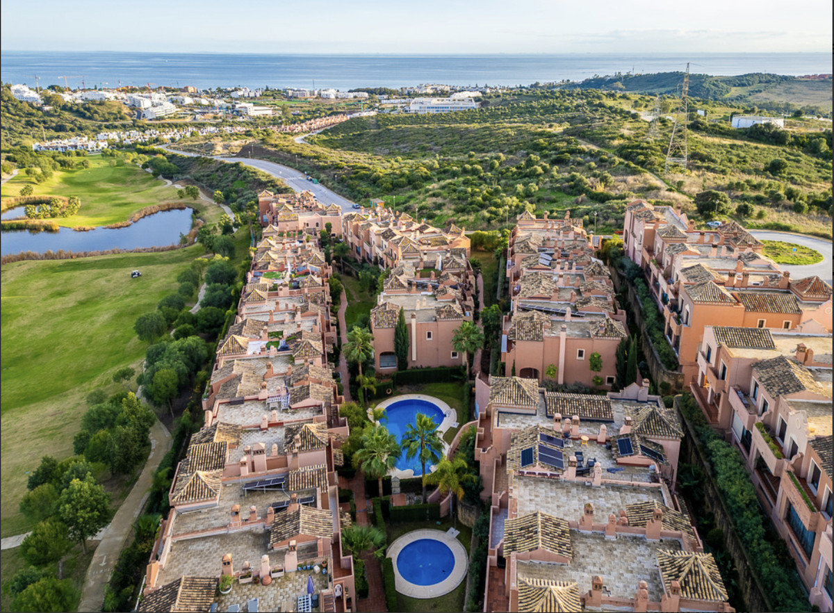 Appartement te koop in Estepona | 4 slaapkamers H5305330