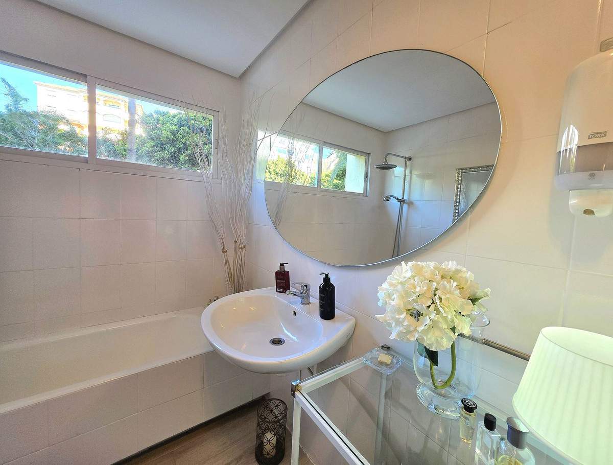 Appartement te koop in Estepona | 2 slaapkamers H5305555