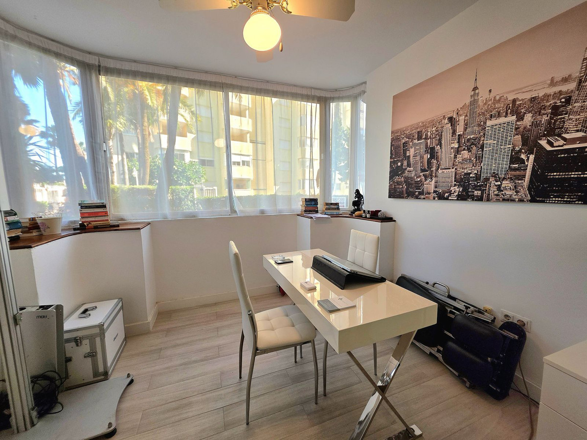 Appartement te koop in Estepona | 2 slaapkamers H5305555