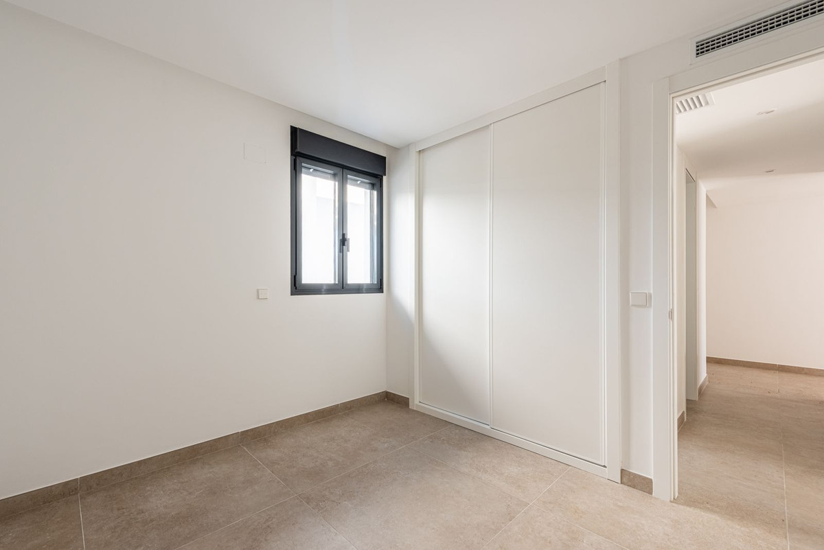 Penthouse te koop in Estepona | 4 slaapkamers H5307904