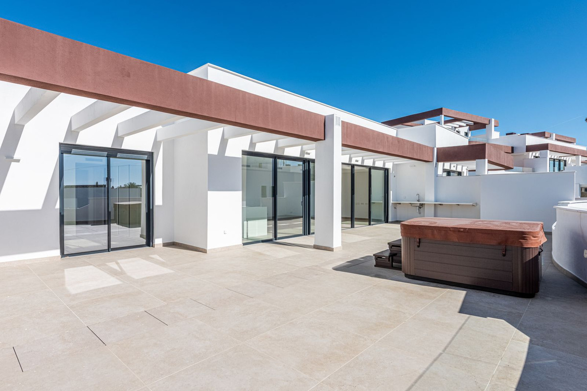 Penthouse te koop in Estepona | 4 slaapkamers H5307904