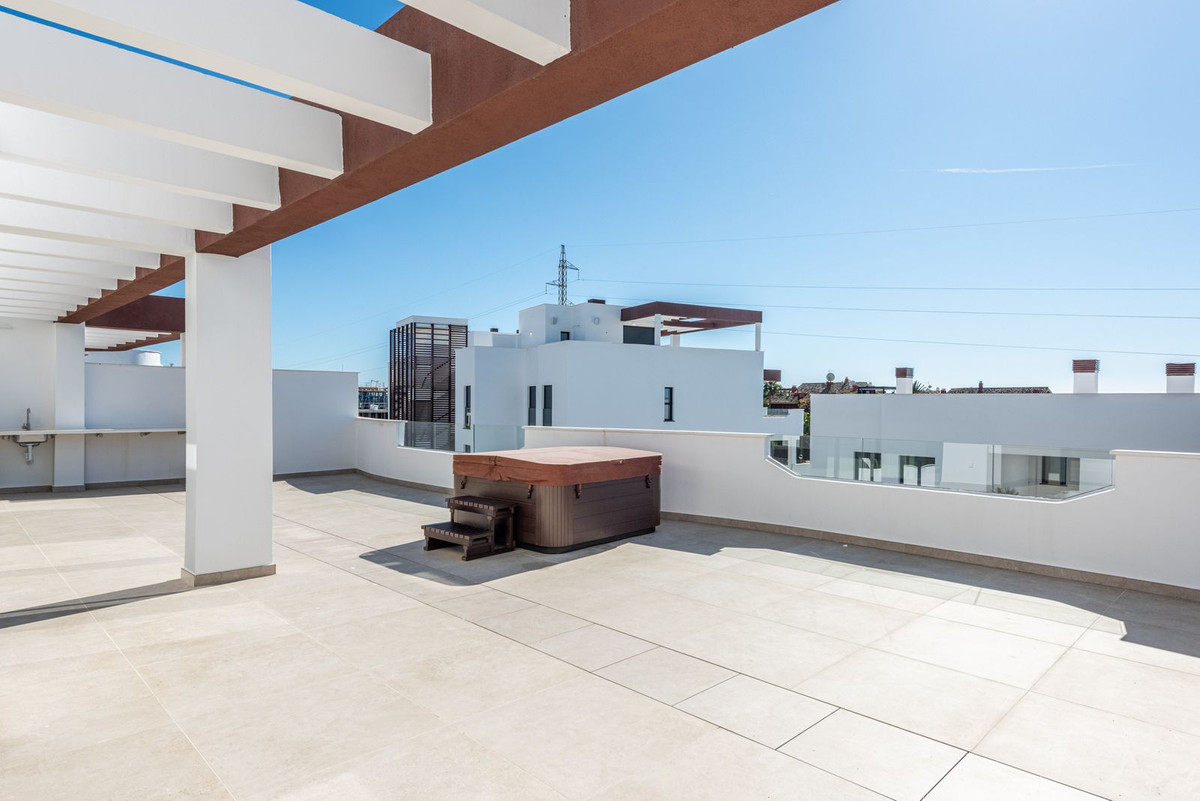 Penthouse te koop in Estepona | 4 slaapkamers H5307904