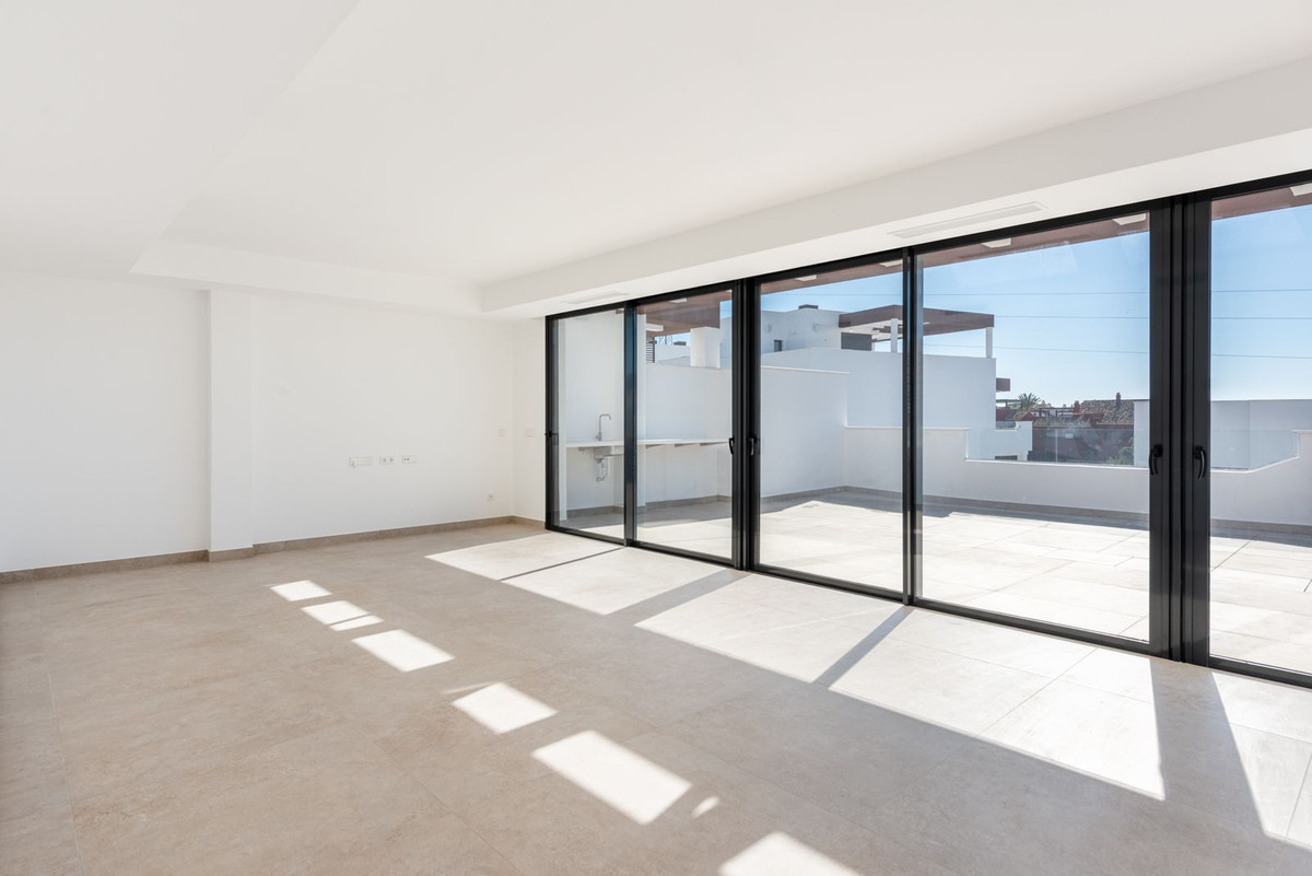 Penthouse te koop in Estepona | 4 slaapkamers H5307904