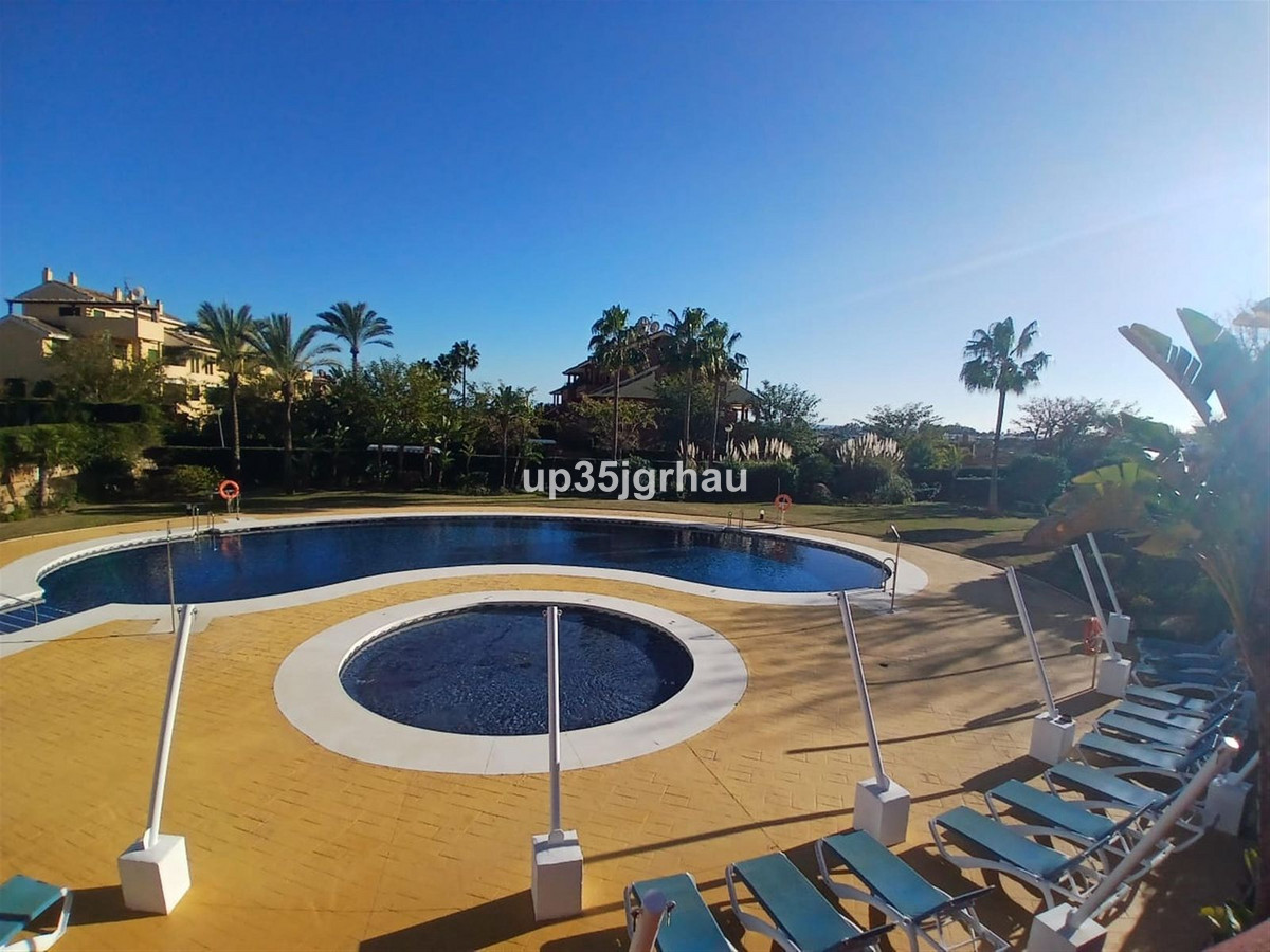 Appartement te koop in Estepona | 2 slaapkamers H5307991