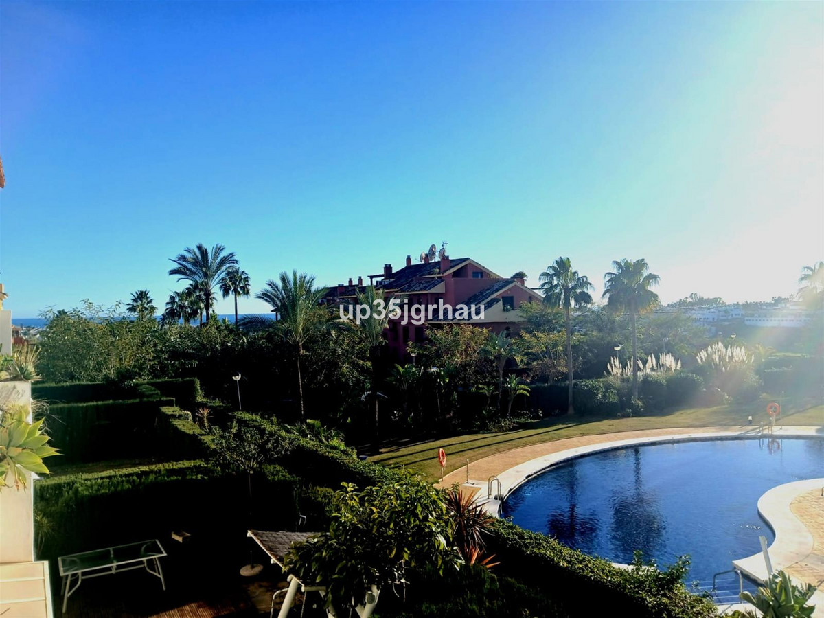 Appartement te koop in Estepona | 2 slaapkamers H5307991