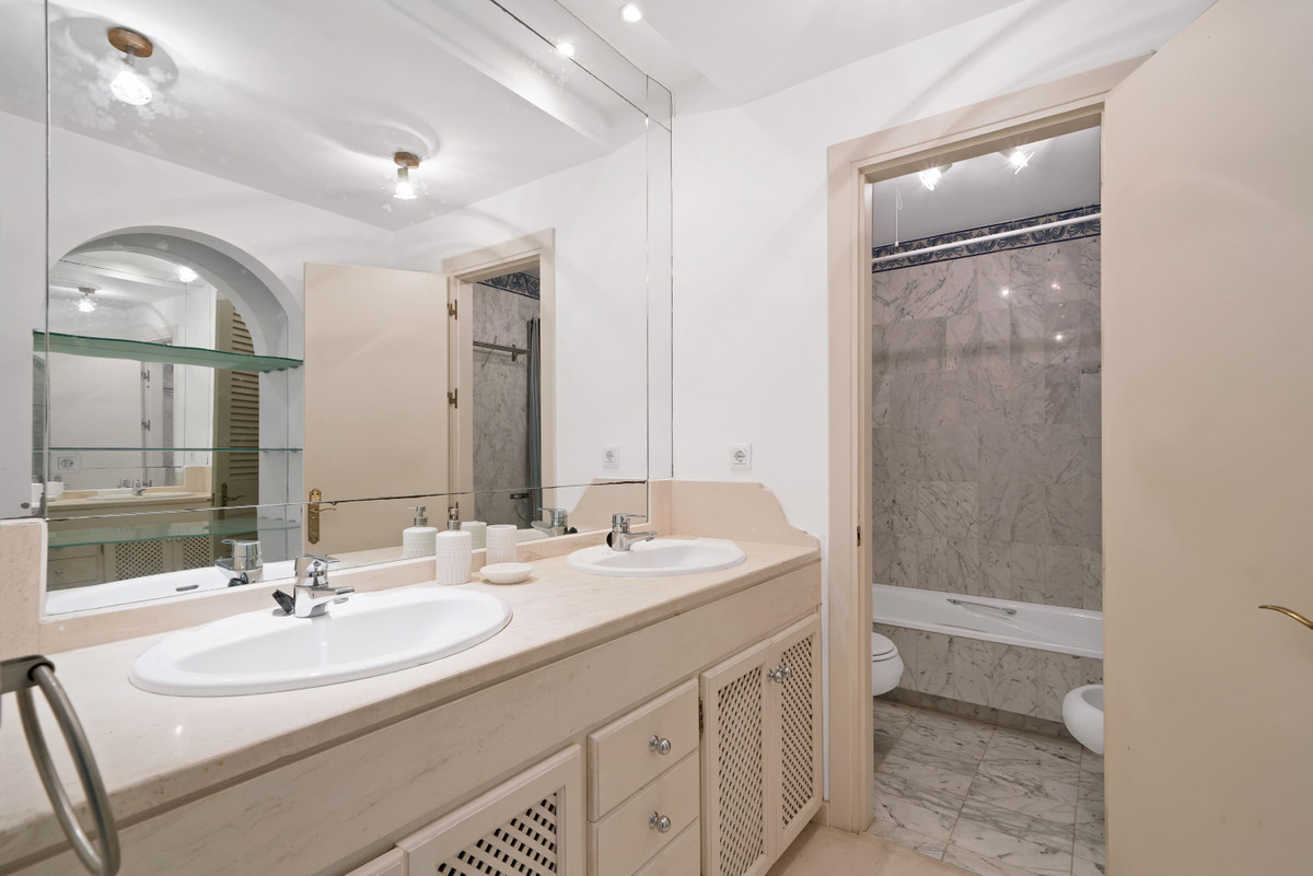 Appartement te koop in Estepona | 2 slaapkamers H5308549