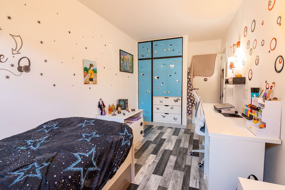 Huis te koop in Estepona | 4 slaapkamers H5309197