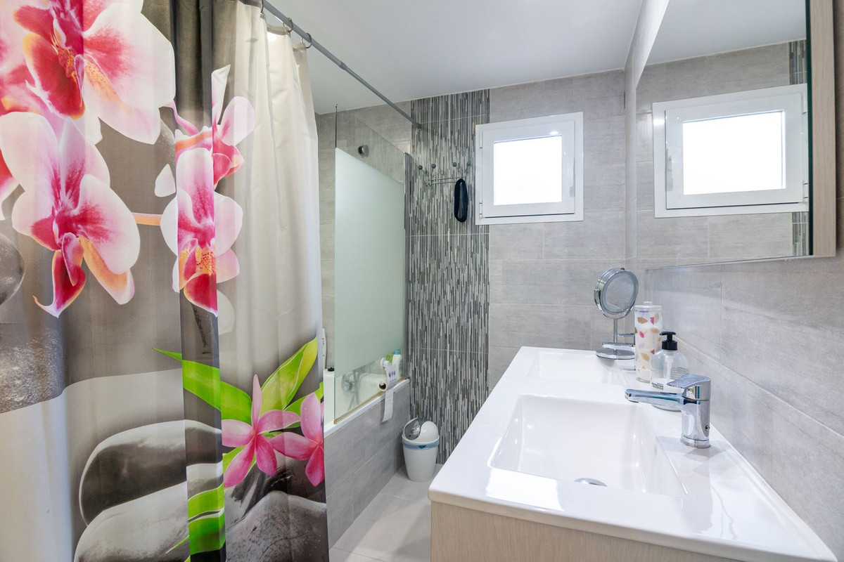 Huis te koop in Estepona | 4 slaapkamers H5309197