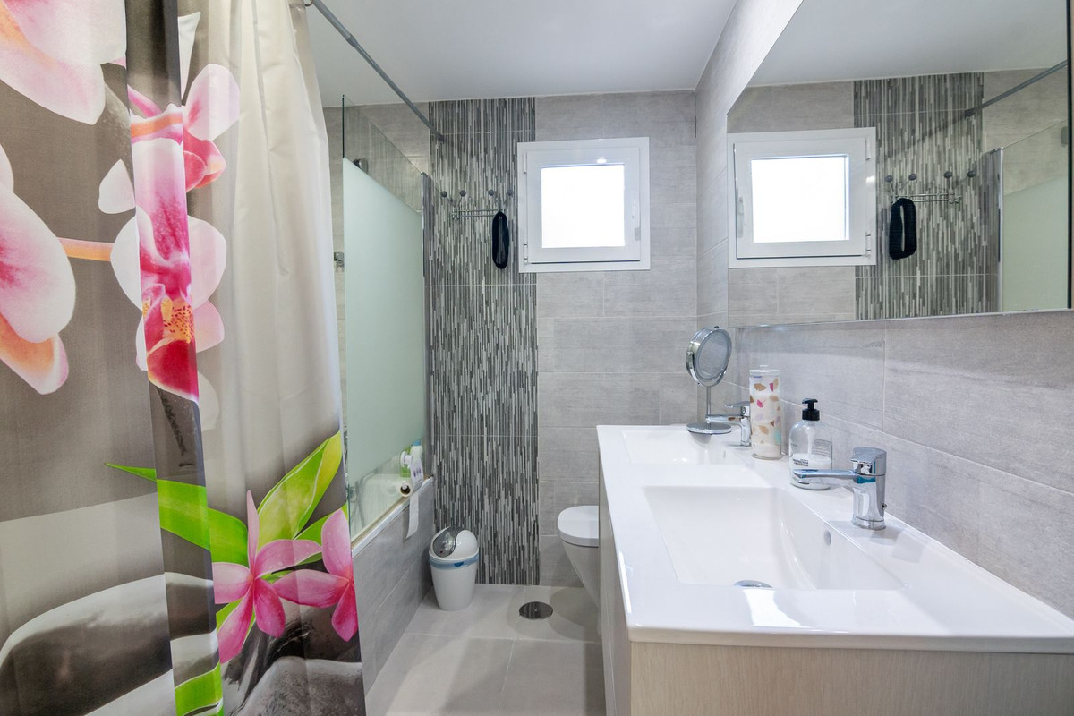 Huis te koop in Estepona | 4 slaapkamers H5309197