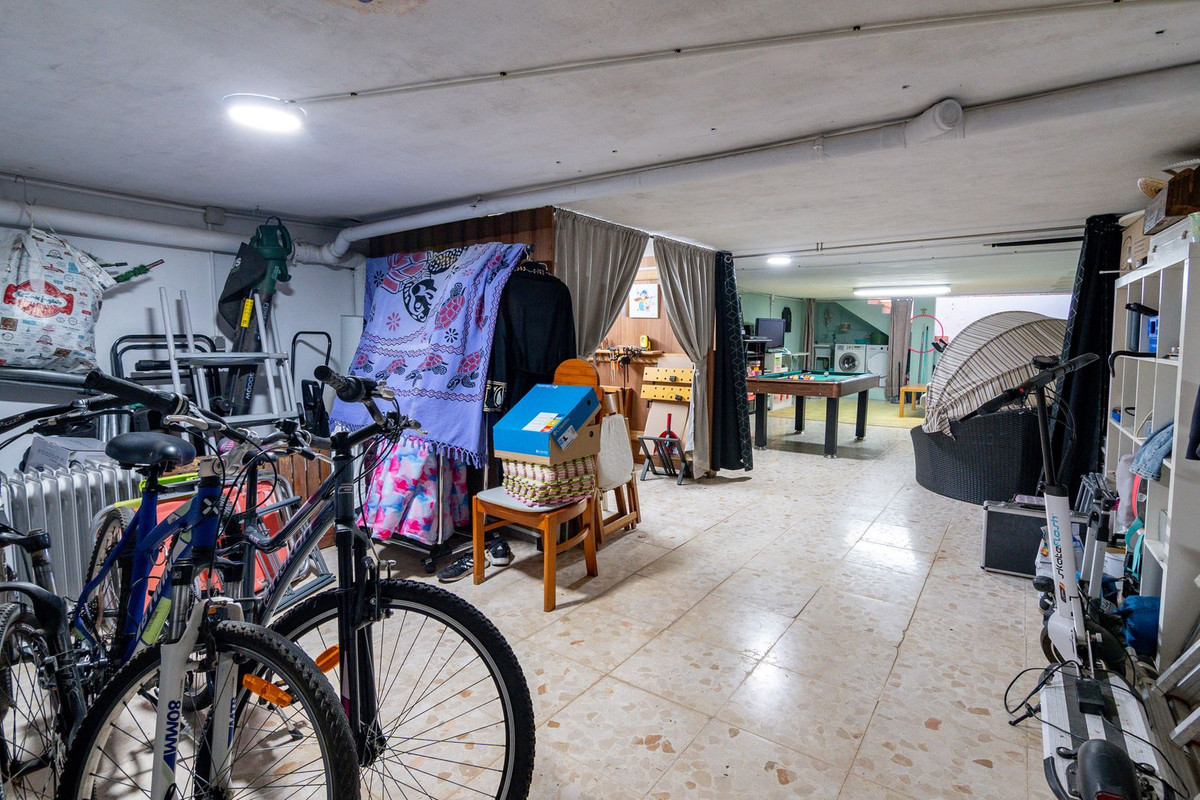 Huis te koop in Estepona | 4 slaapkamers H5309197