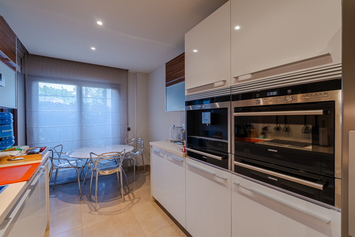 Appartement te koop in Estepona | 3 slaapkamers H5309560