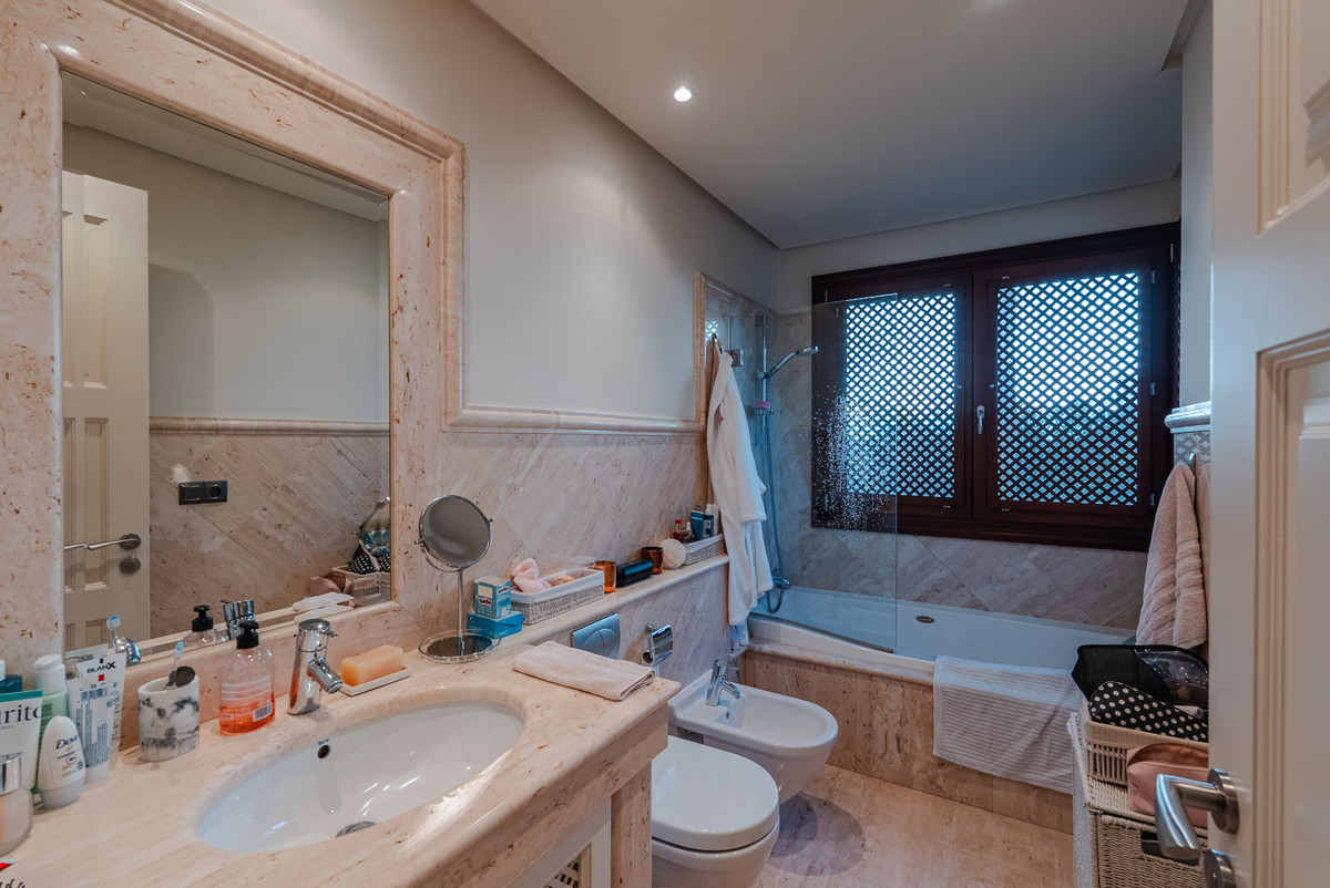 Appartement te koop in Estepona | 3 slaapkamers H5309560