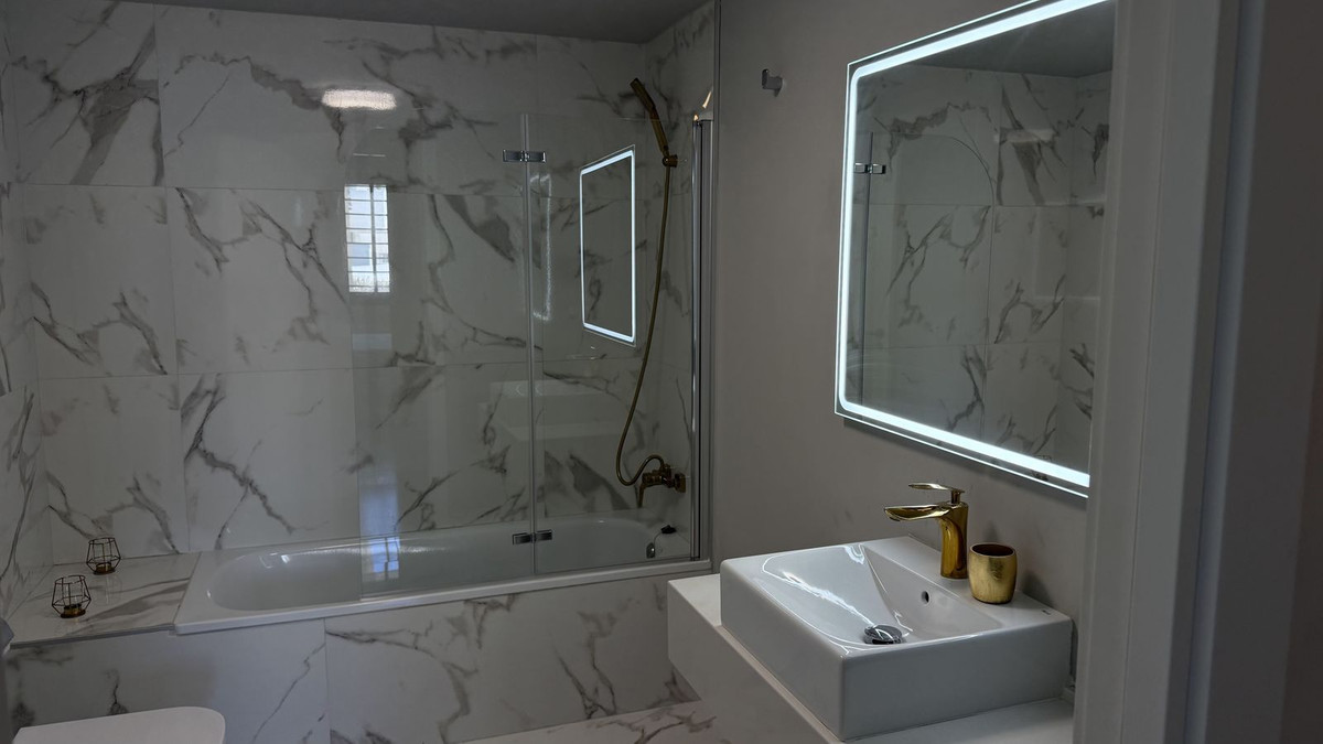 Appartement te koop in Estepona | 2 slaapkamers H5310859