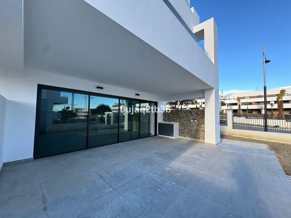 Appartement te koop in Estepona | 3 slaapkamers H5310946