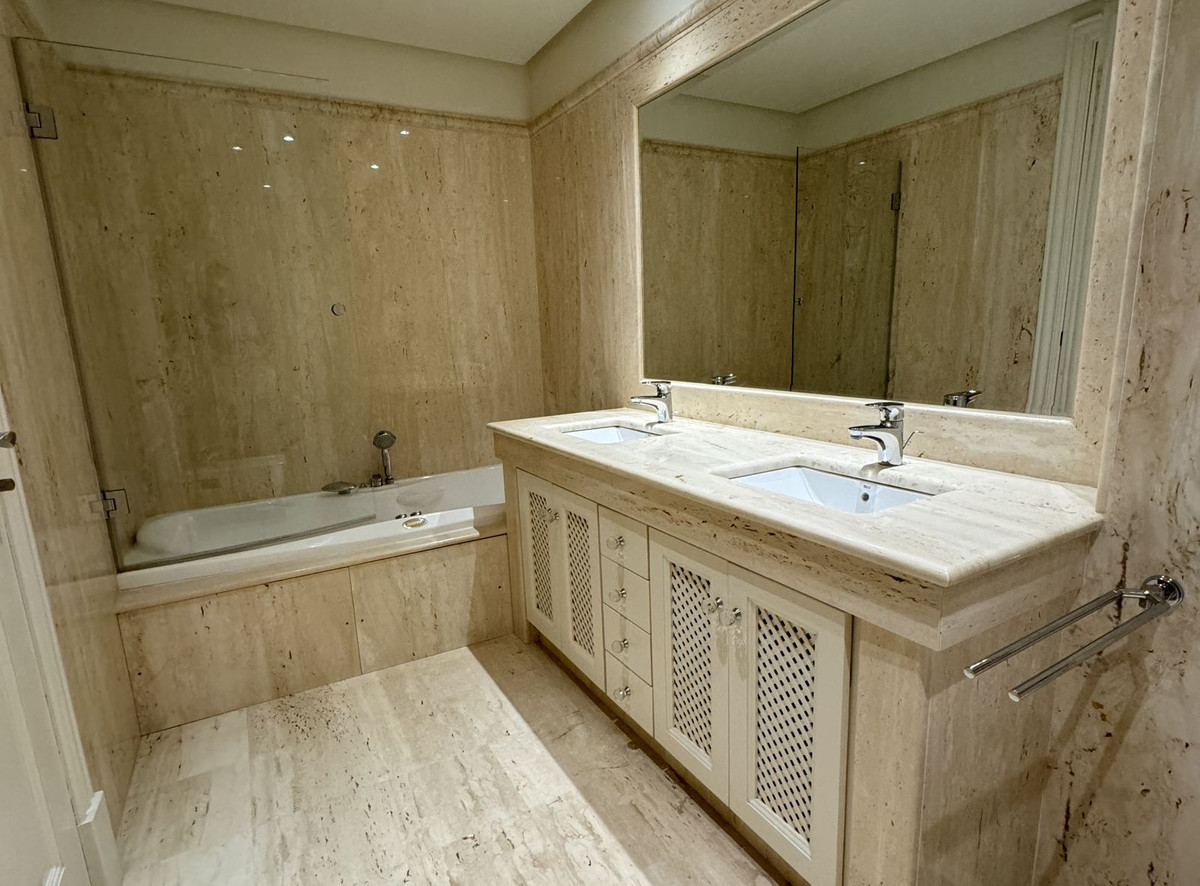 Appartement te koop in Estepona | 2 slaapkamers H5311330