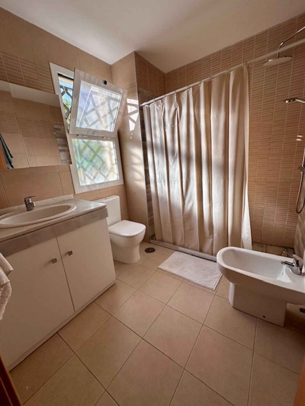 Appartement te koop in Estepona | 3 slaapkamers H5316994