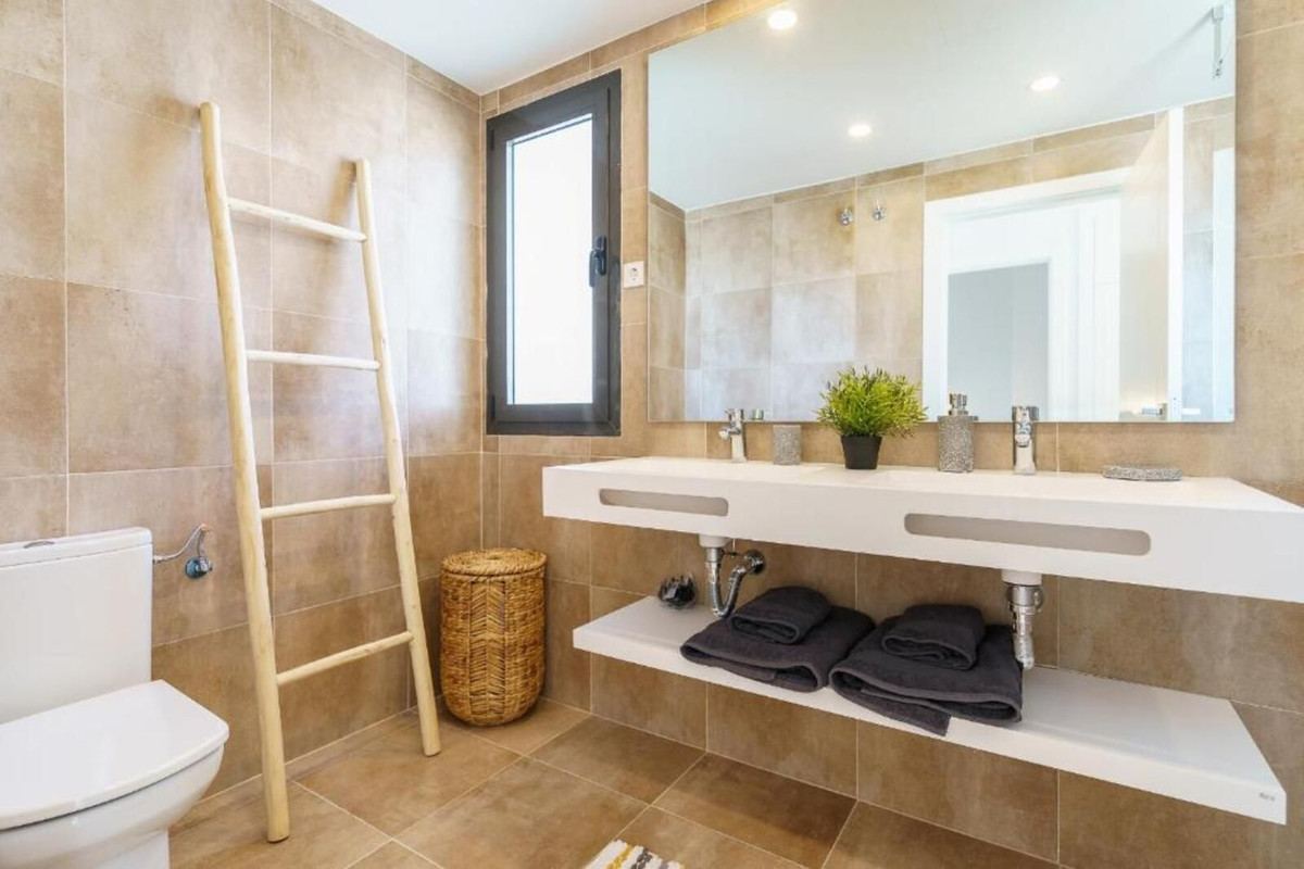 Penthouse te koop in Estepona | 2 slaapkamers H5317012