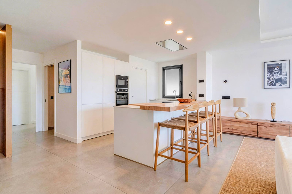 Appartement te koop in Estepona | 4 slaapkamers H5317387