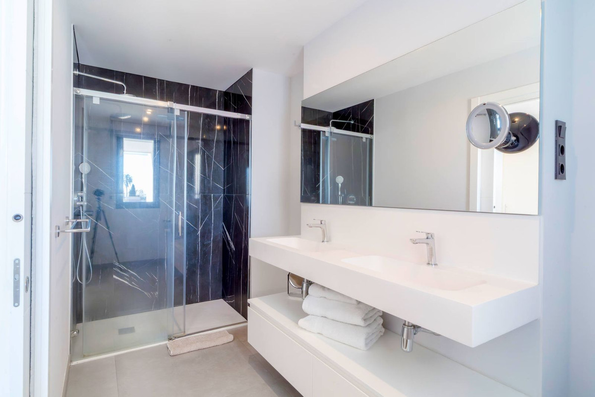 Appartement te koop in Estepona | 4 slaapkamers H5317387