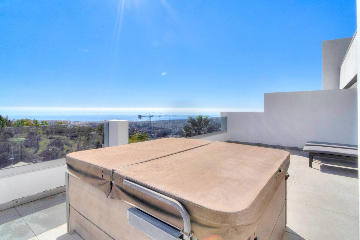 Appartement te koop in Estepona | 4 slaapkamers H5317387