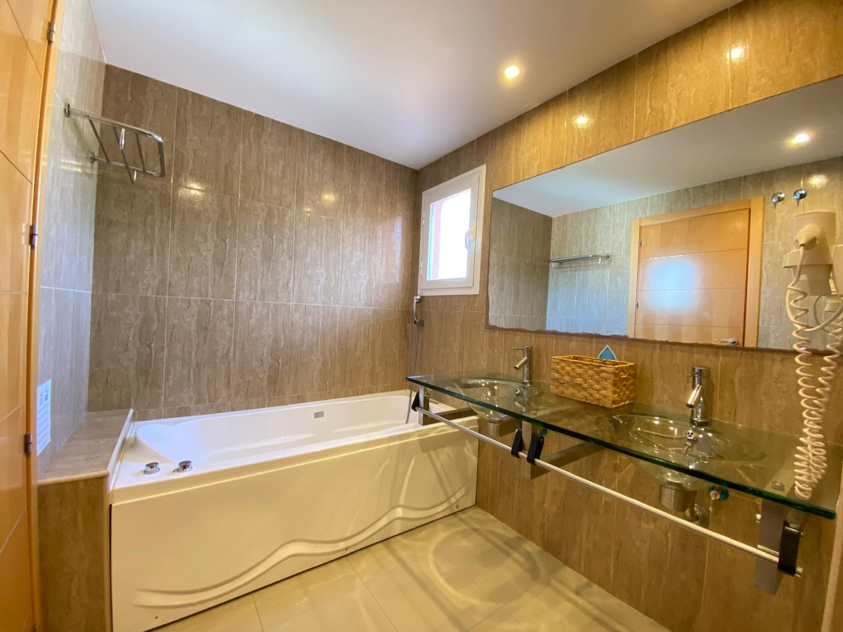 Appartement te koop in Estepona | 2 slaapkamers H5318218