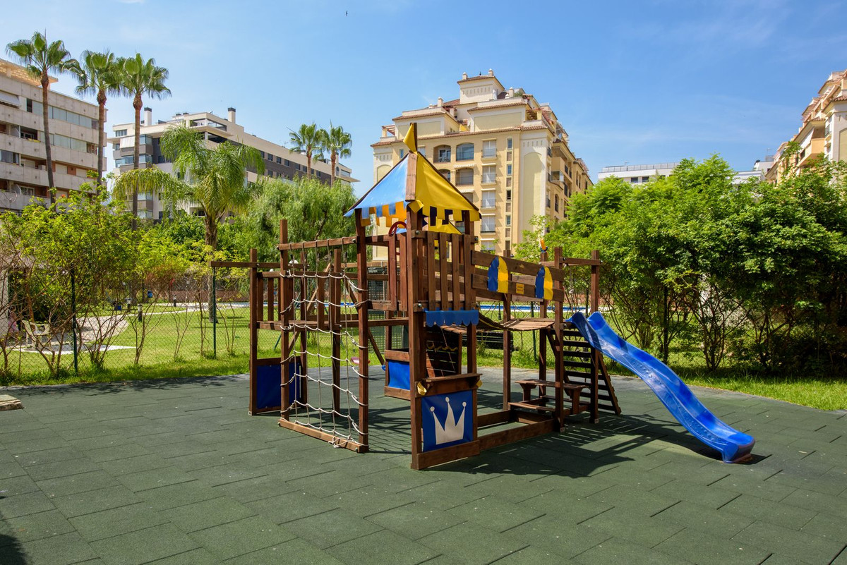 Appartement te koop in Estepona | 2 slaapkamers H5318308