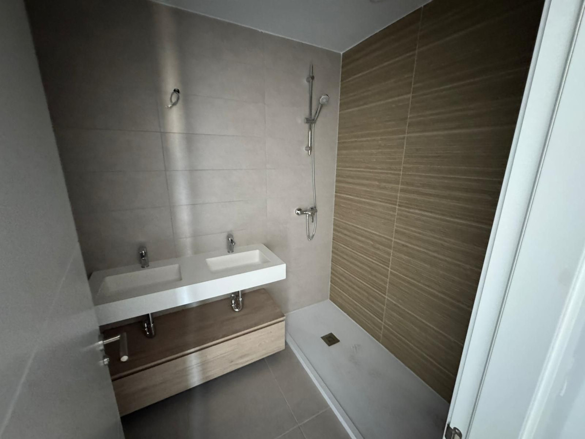 Penthouse te koop in Estepona | 2 slaapkamers H5321071