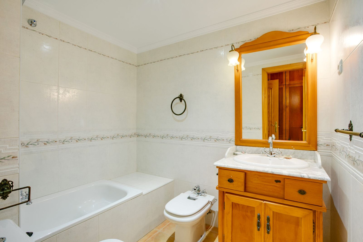 Appartement te koop in Estepona | 4 slaapkamers H5321530