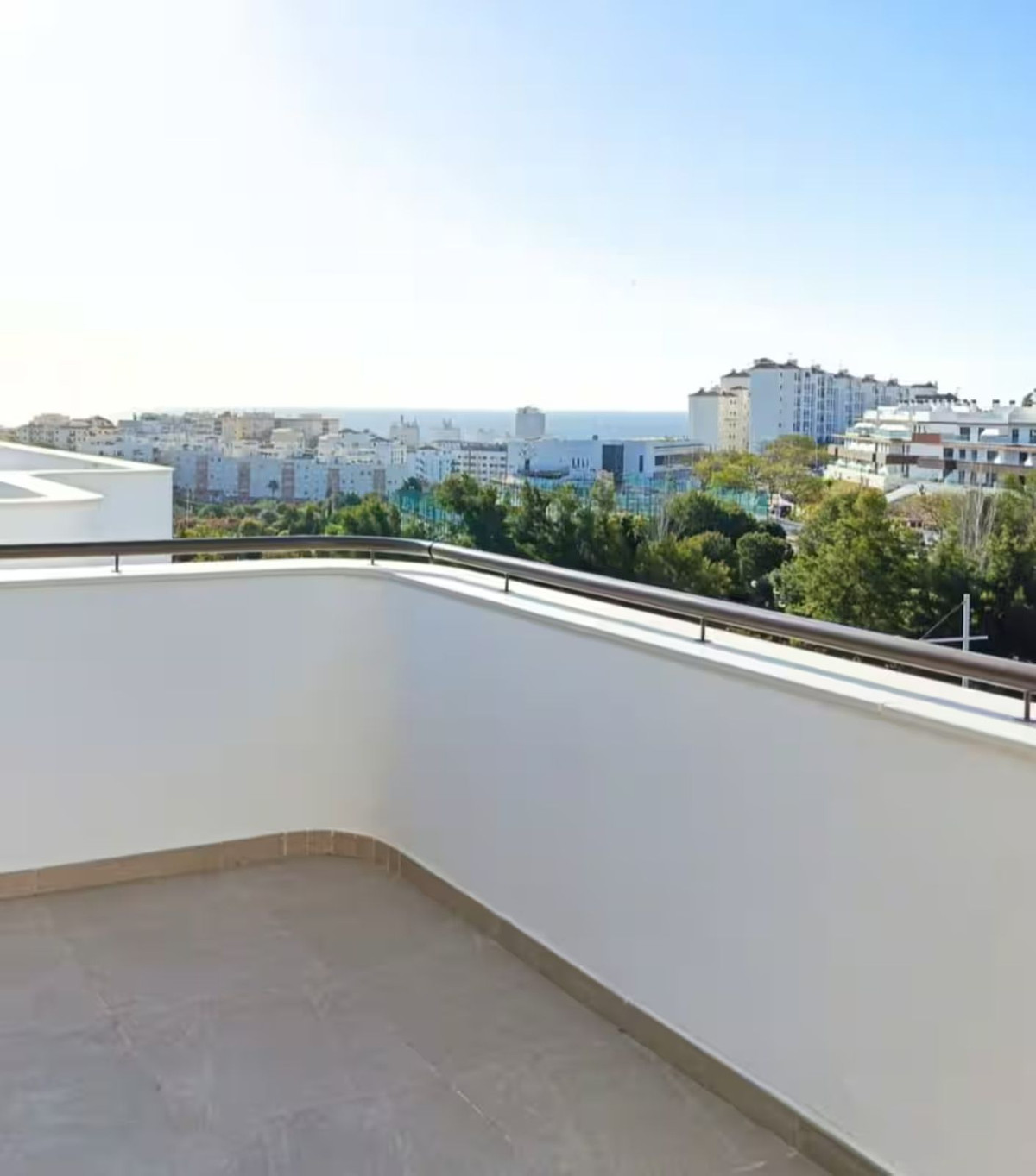 Huis te koop in Estepona | 3 slaapkamers H5321974