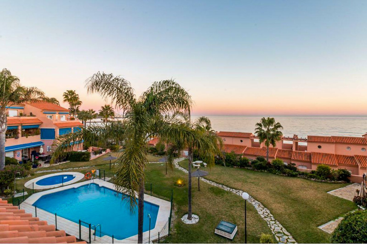 Appartement te koop in Estepona | 2 slaapkamers H5327368