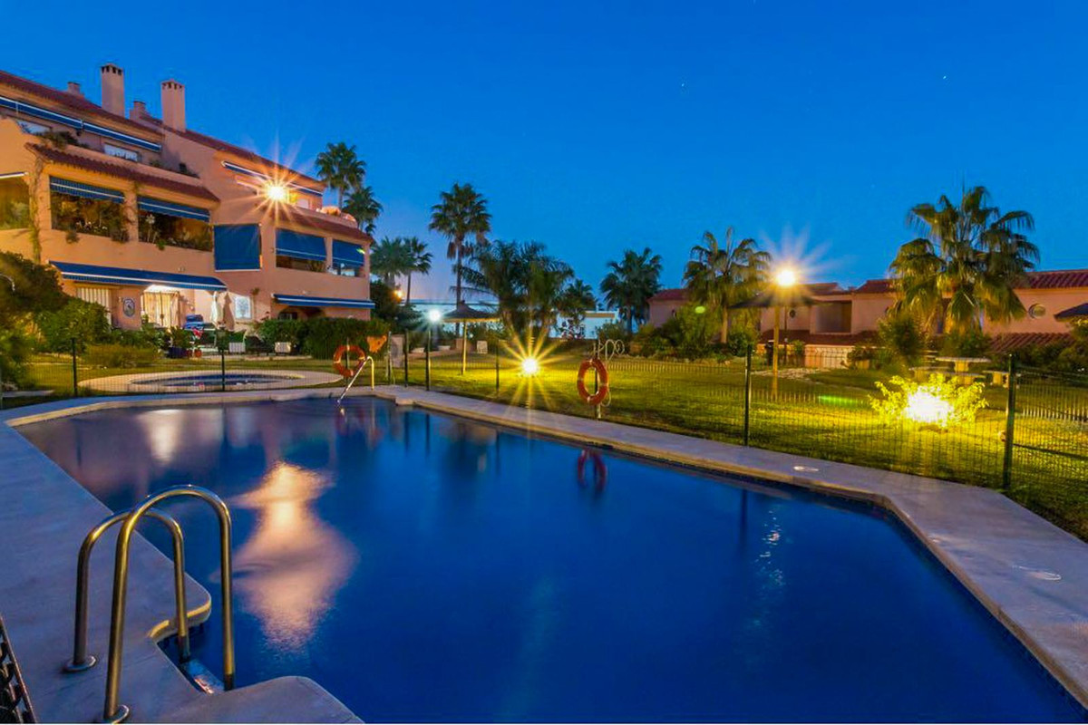 Appartement te koop in Estepona | 2 slaapkamers H5327368