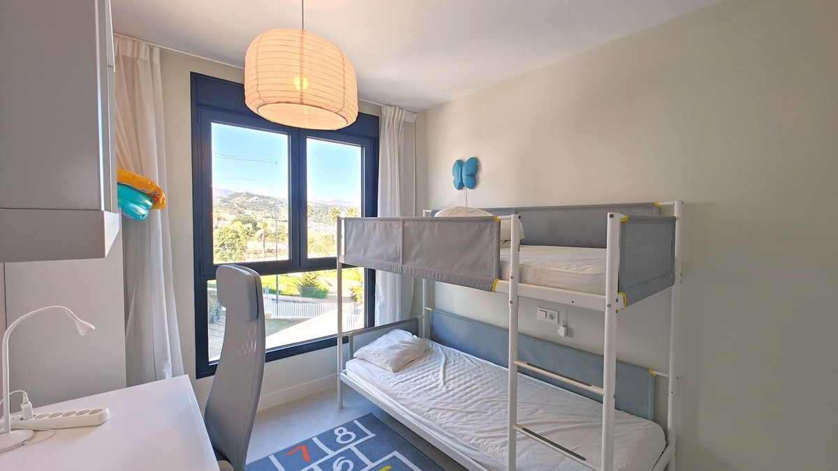 Appartement te koop in Estepona | 4 slaapkamers H5327425