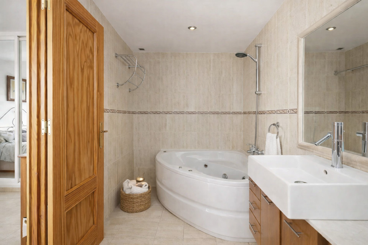 Duplex te koop in Estepona | 3 slaapkamers H5327881