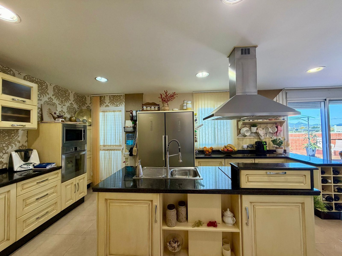 Penthouse te koop in Estepona | 4 slaapkamers H5329558