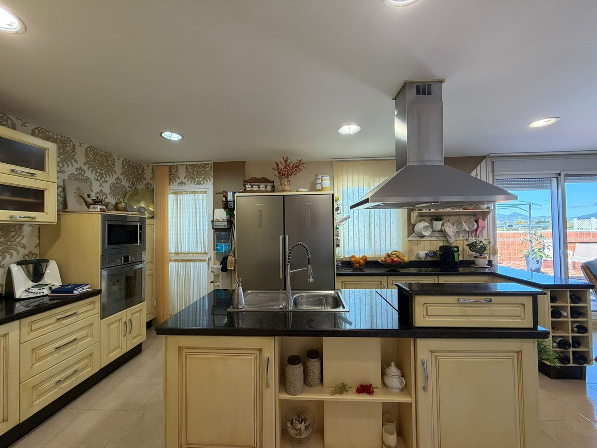 Penthouse te koop in Estepona | 4 slaapkamers H5329558