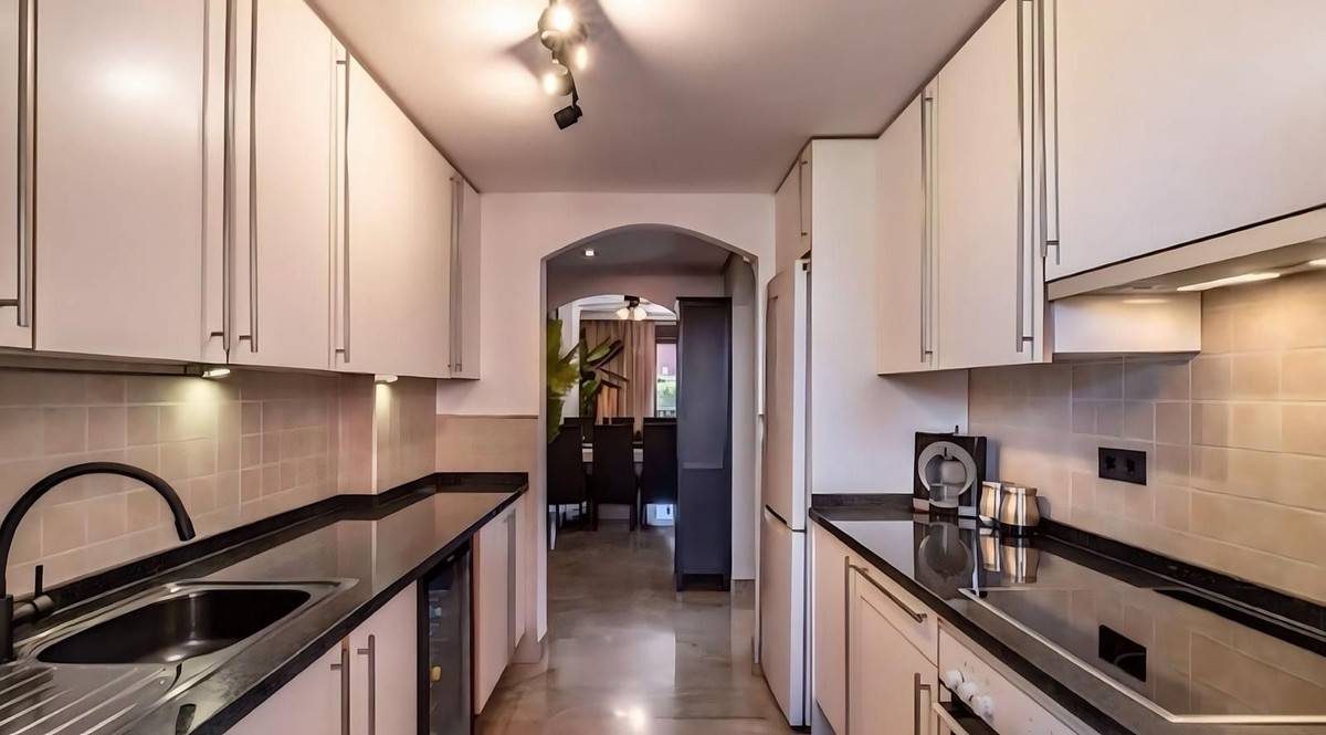 Appartement te koop in Estepona | 3 slaapkamers H5332702