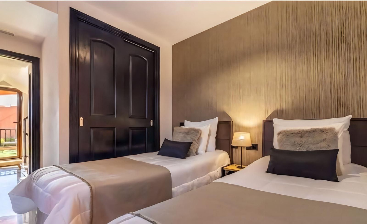 Appartement te koop in Estepona | 3 slaapkamers H5332702