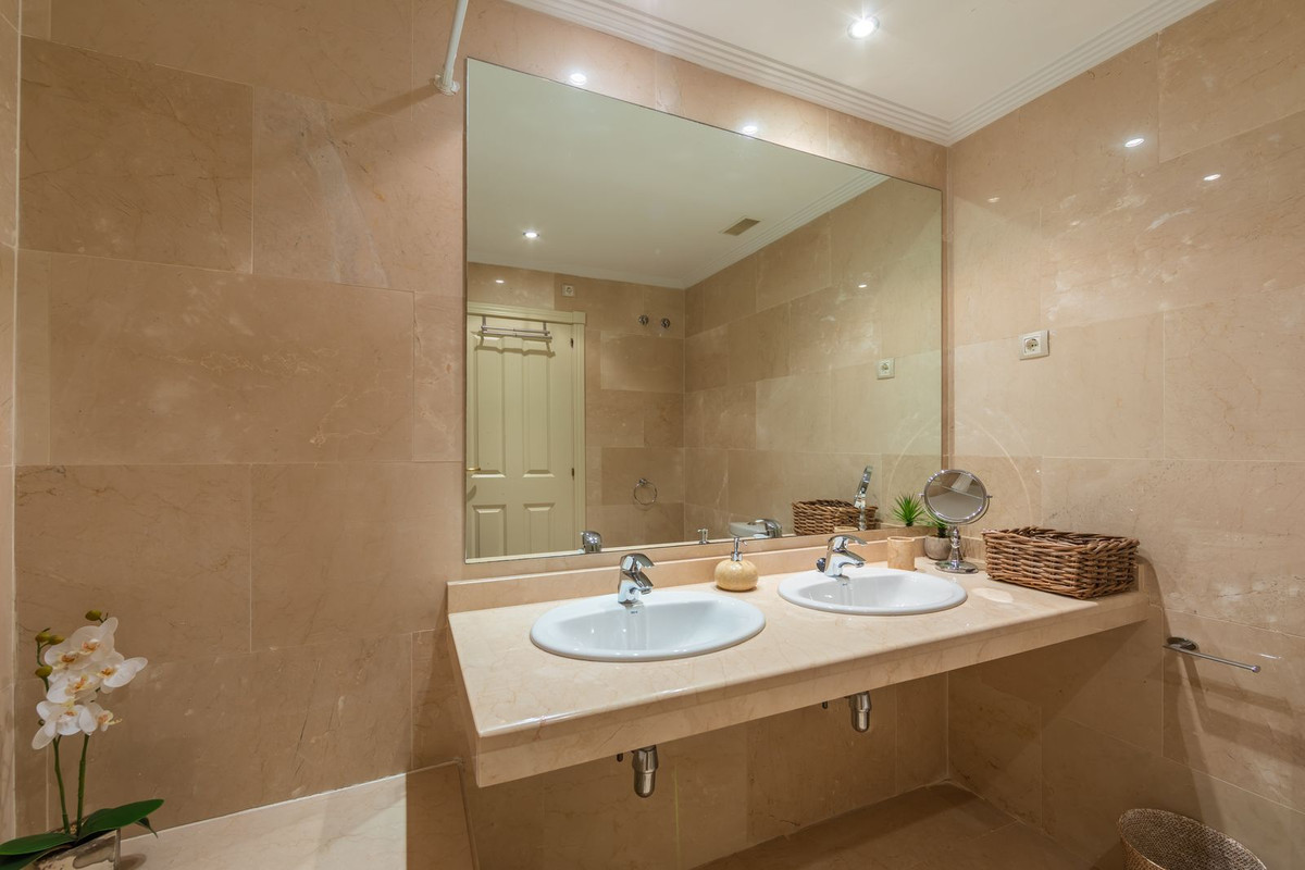 Appartement te koop in Estepona | 2 slaapkamers H5333104
