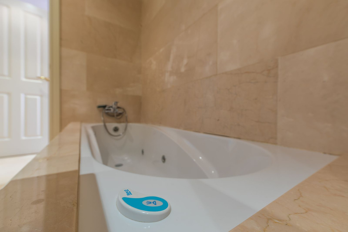Appartement te koop in Estepona | 2 slaapkamers H5333104