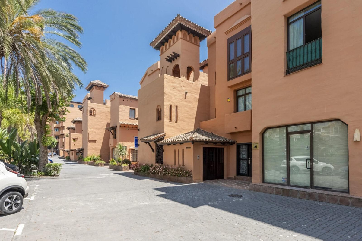 Duplex te koop in Estepona | 3 slaapkamers H5333644