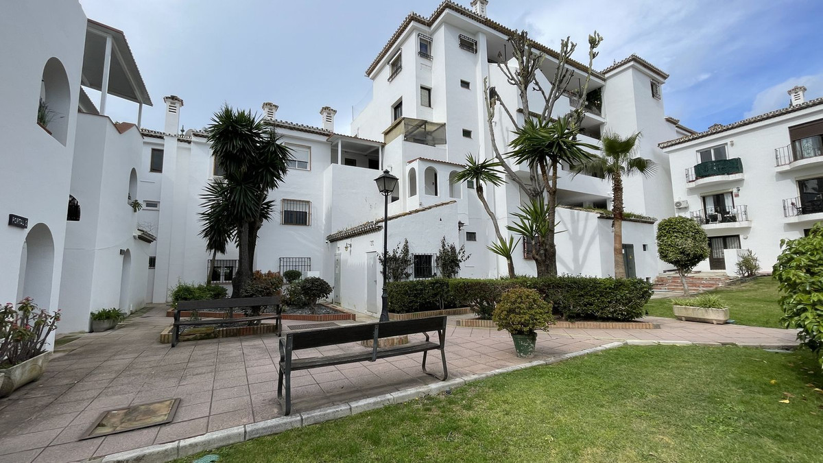 Appartement te koop in Estepona | 0 slaapkamers H5335288