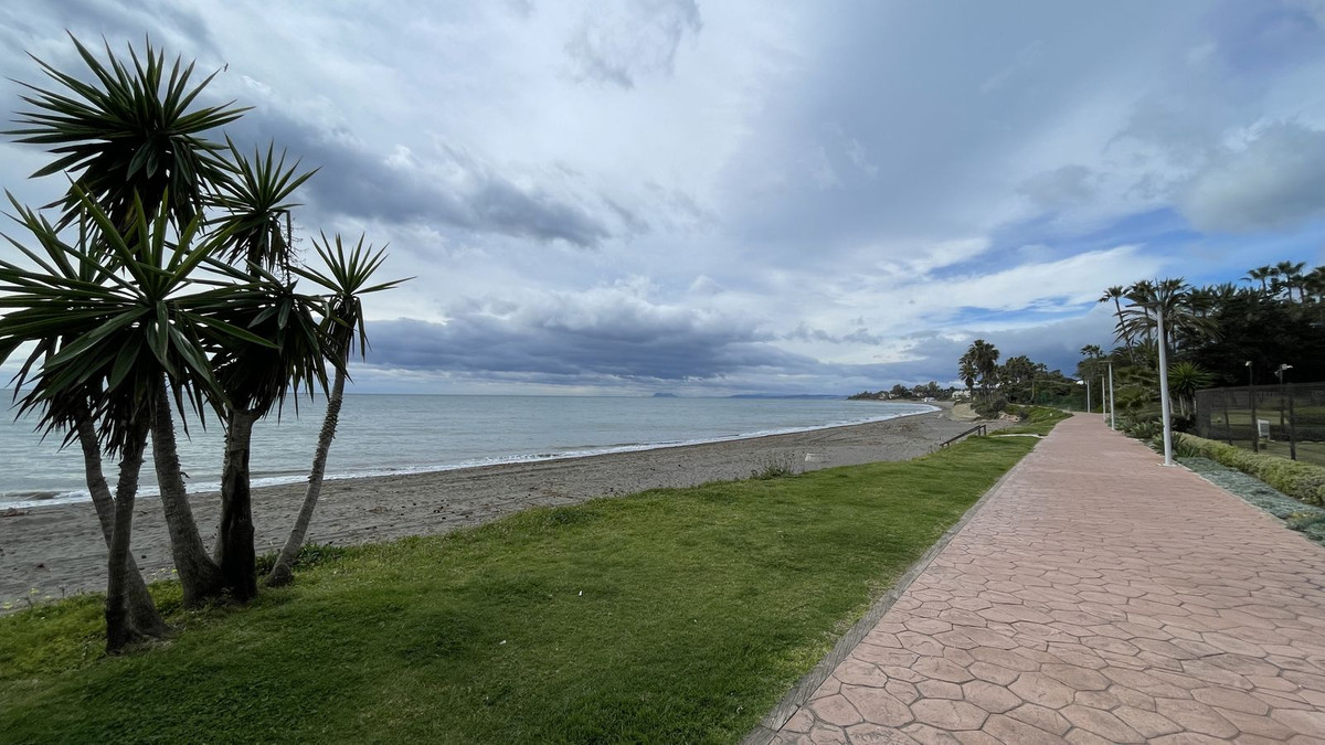 Appartement te koop in Estepona | 0 slaapkamers H5335288