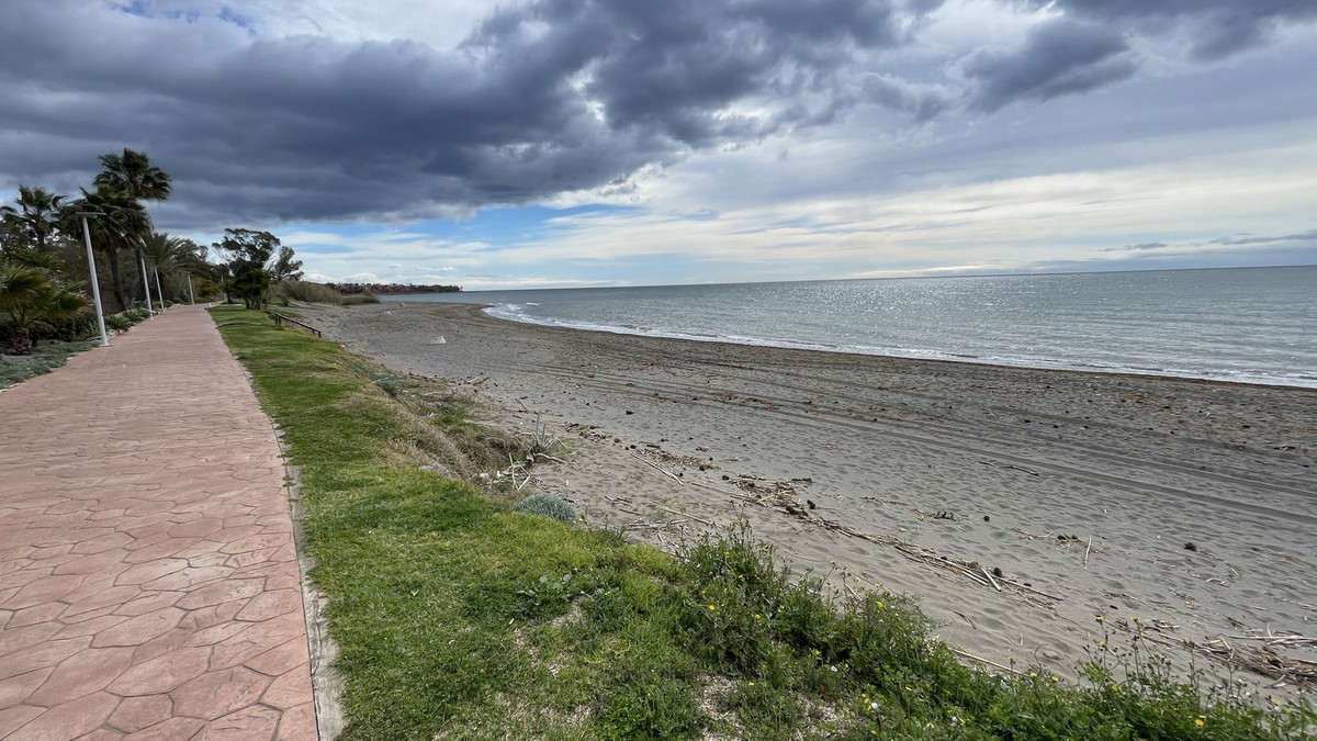 Appartement te koop in Estepona | 0 slaapkamers H5335288