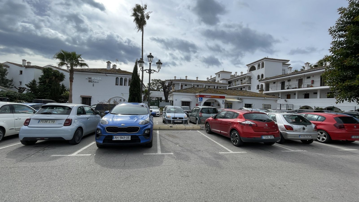 Appartement te koop in Estepona | 0 slaapkamers H5335288