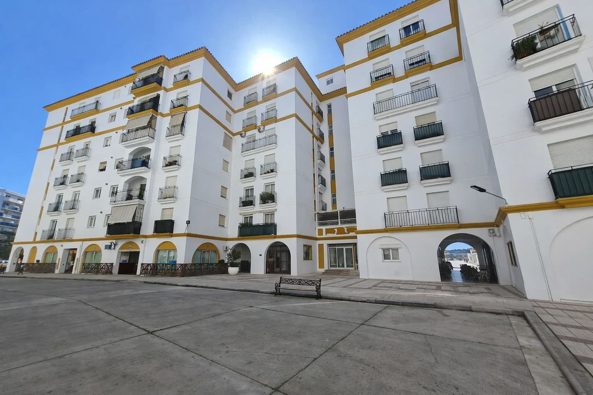 Appartement te koop in Estepona | 3 slaapkamers H5335501